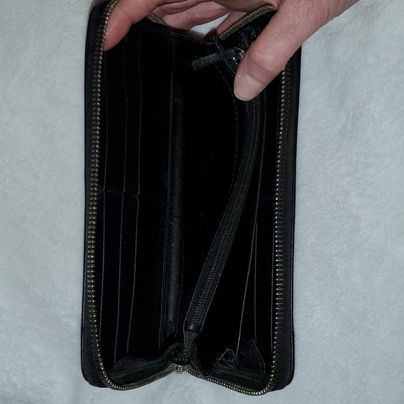 Gucci Zip Around Long Wallet - Picture 10 of 16